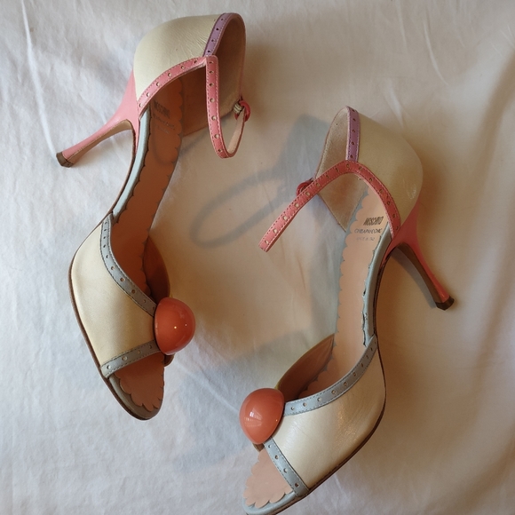 RARE MOSCHINO Cheap and Chic Authentic Pastel Heels Size 8-1/2 Women's - Picture 2 of 9